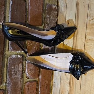 KATE SPADE *BLACK PATENT LEATHERw/DESIGN -POINTED TOE - Heels - Size 6 1/2